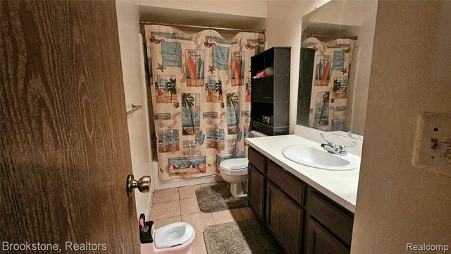 24153 Evergreen Road, Southfield, MI 48075