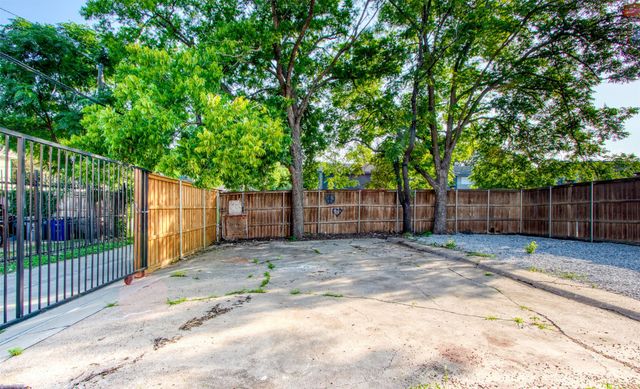 915 Grigsby Avenue 201, Dallas, TX 75204