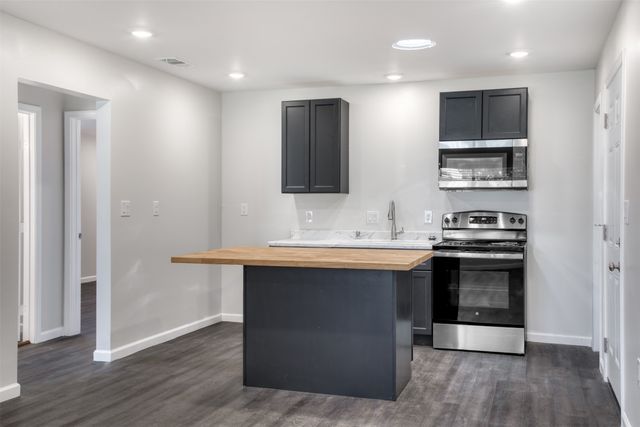 915 Grigsby Avenue 201, Dallas, TX 75204