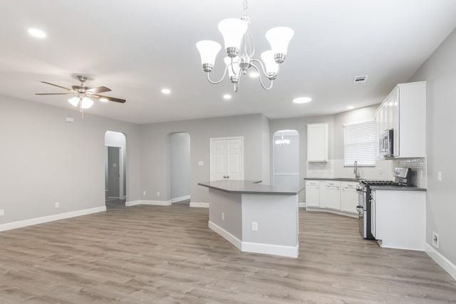 3143 W Hampton Drive, Houston, TX 77082