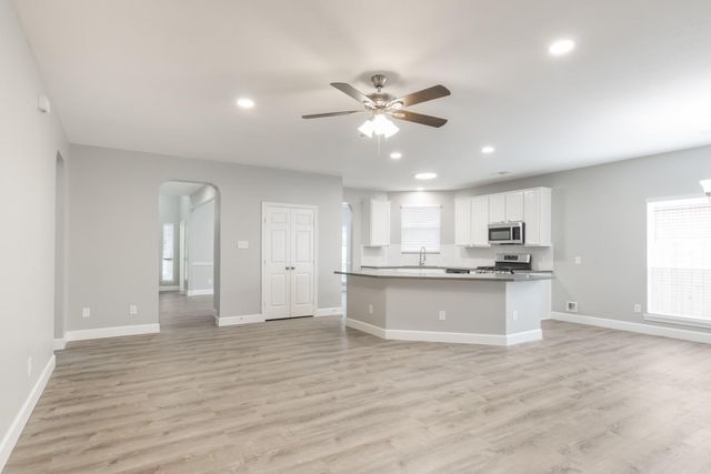 3143 W Hampton Drive, Houston, TX 77082