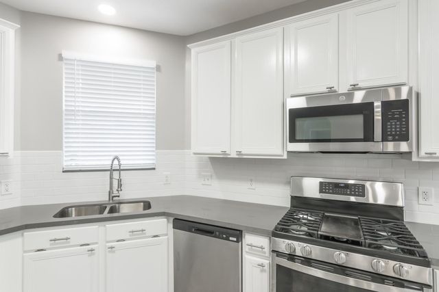 3143 W Hampton Drive, Houston, TX 77082