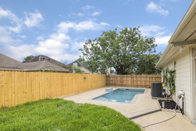 3143 W Hampton Drive, Houston, TX 77082