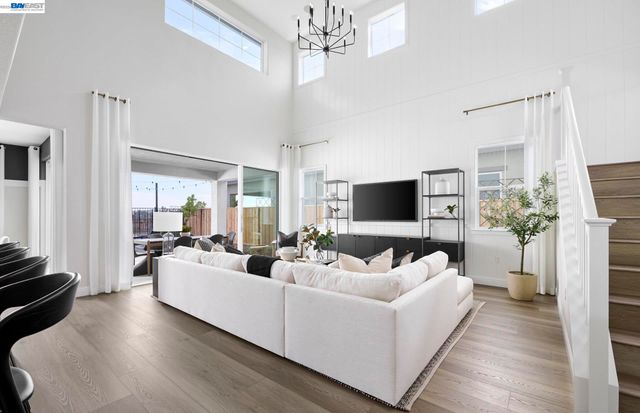 310 Hemingway Lane, Discovery Bay, CA 94505