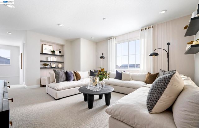 310 Hemingway Lane, Discovery Bay, CA 94505