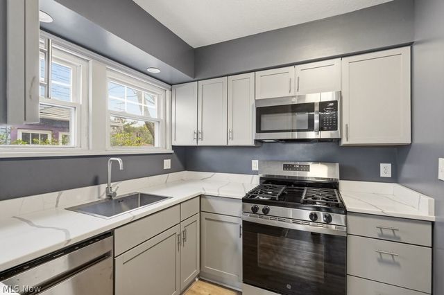 2209 Lamberton Road, Cleveland Heights, OH 44118