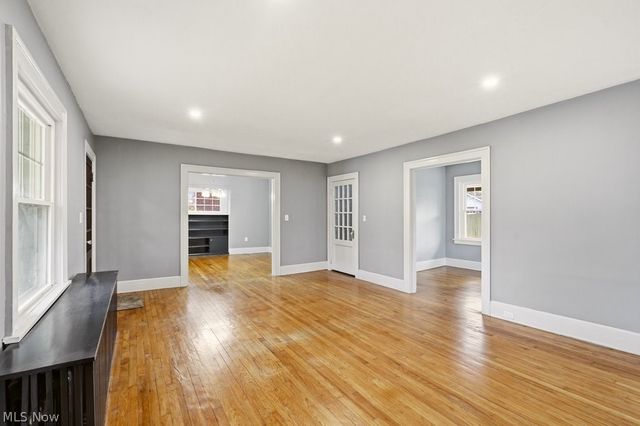 2209 Lamberton Road, Cleveland Heights, OH 44118