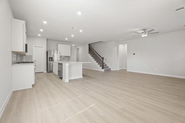 13214 Anchor Bay Drive, Texas City, TX 77568