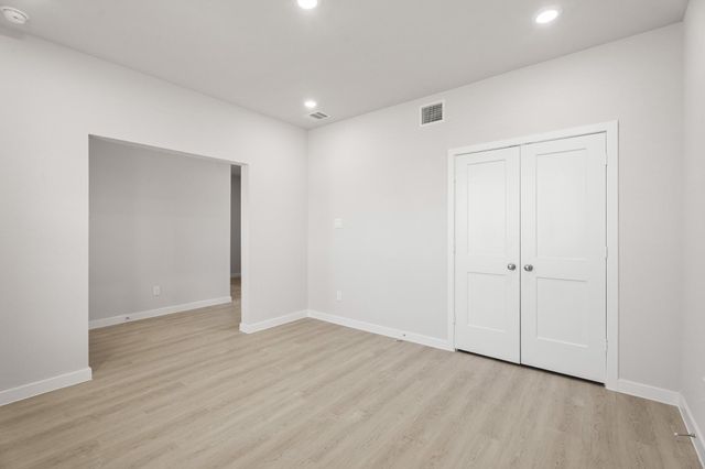 13214 Anchor Bay Drive, Texas City, TX 77568