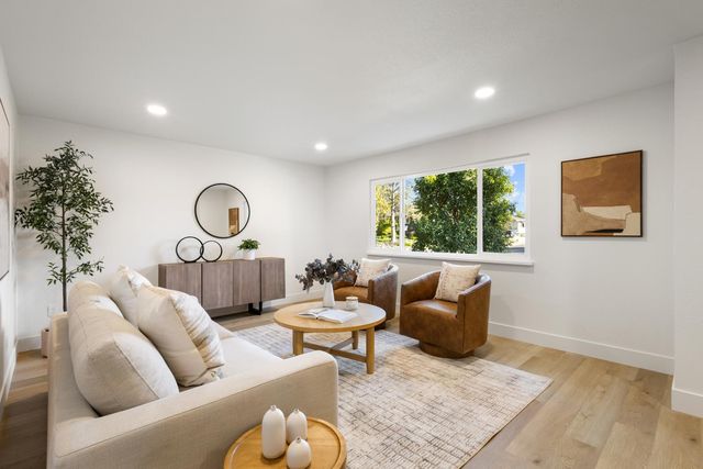 6929 Lisa Marie Way, Carmichael, CA 95608