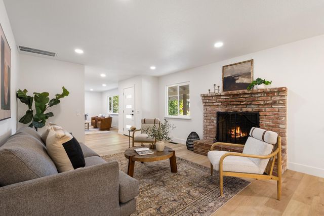 6929 Lisa Marie Way, Carmichael, CA 95608