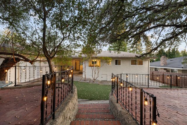 6929 Lisa Marie Way, Carmichael, CA 95608