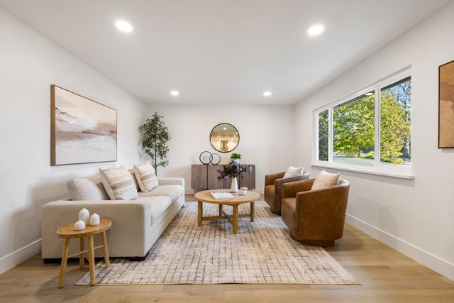 6929 Lisa Marie Way, Carmichael, CA 95608