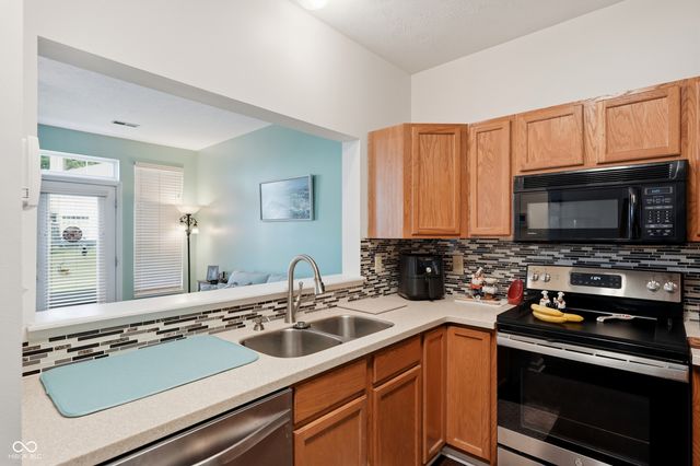 1019 Grovewood Drive, Beech Grove, IN 46107