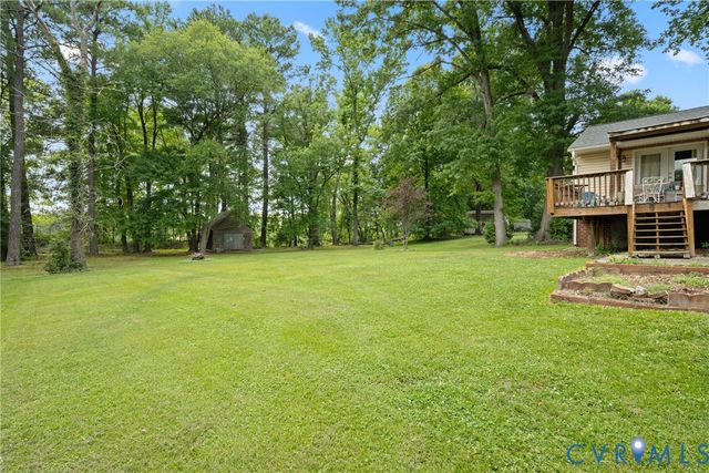 8374 Burnside Dr, Mechanicsville, VA 23116