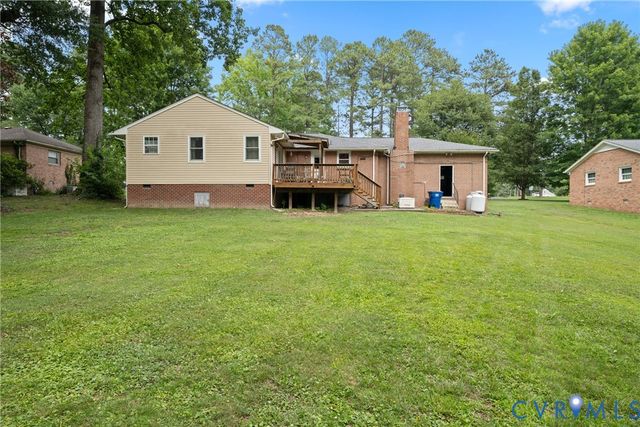 8374 Burnside Dr, Mechanicsville, VA 23116