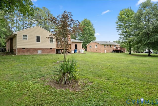 8374 Burnside Dr, Mechanicsville, VA 23116