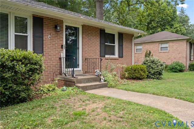 8374 Burnside Dr, Mechanicsville, VA 23116