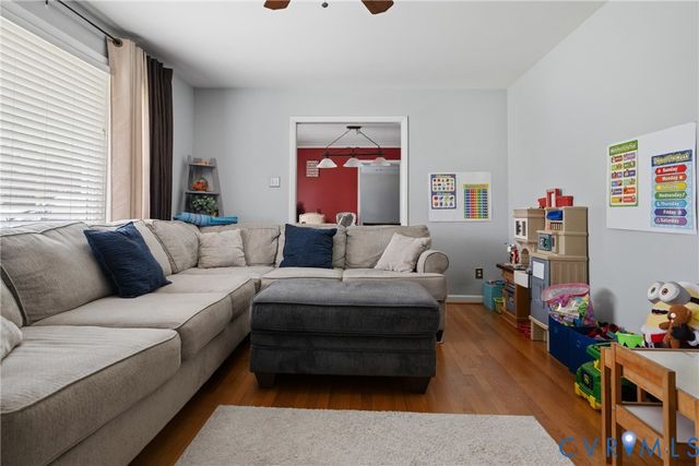8374 Burnside Dr, Mechanicsville, VA 23116
