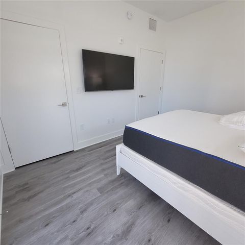 415 ISLAND WAY 201, Clearwater Beach, FL 33767