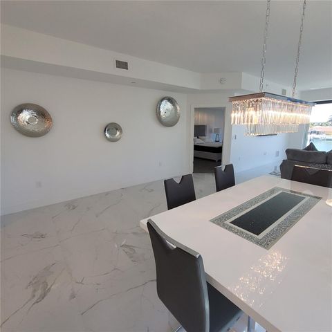 415 ISLAND WAY 201, Clearwater Beach, FL 33767