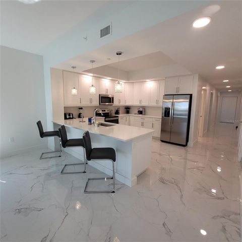 415 ISLAND WAY 201, Clearwater Beach, FL 33767