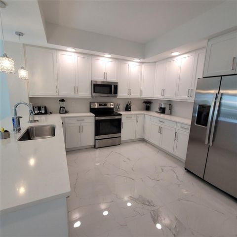 415 ISLAND WAY 201, Clearwater Beach, FL 33767