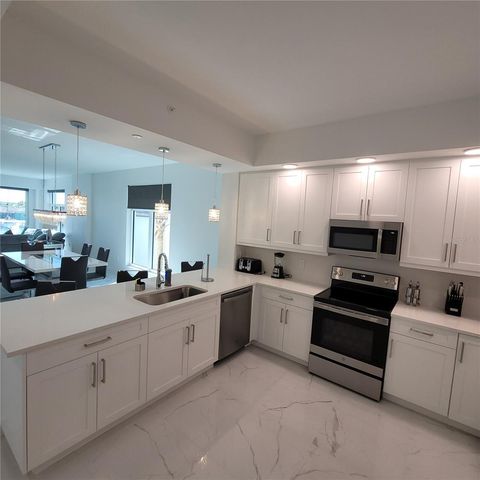 415 ISLAND WAY 201, Clearwater Beach, FL 33767
