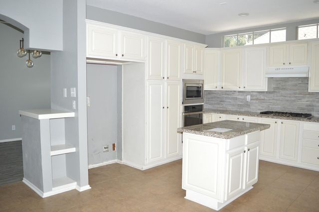43 Glade Bank Place, Spring, TX 77382
