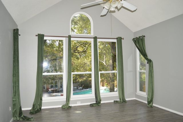 43 Glade Bank Place, Spring, TX 77382