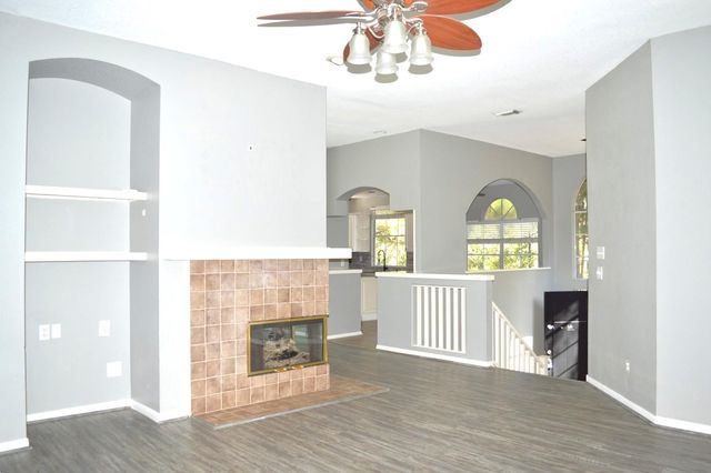 43 Glade Bank Place, Spring, TX 77382