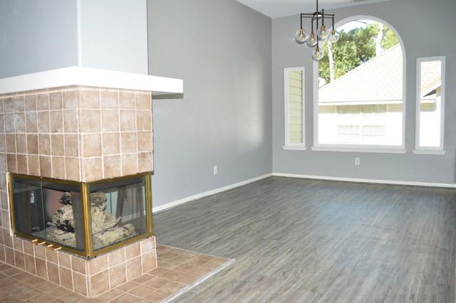 43 Glade Bank Place, Spring, TX 77382