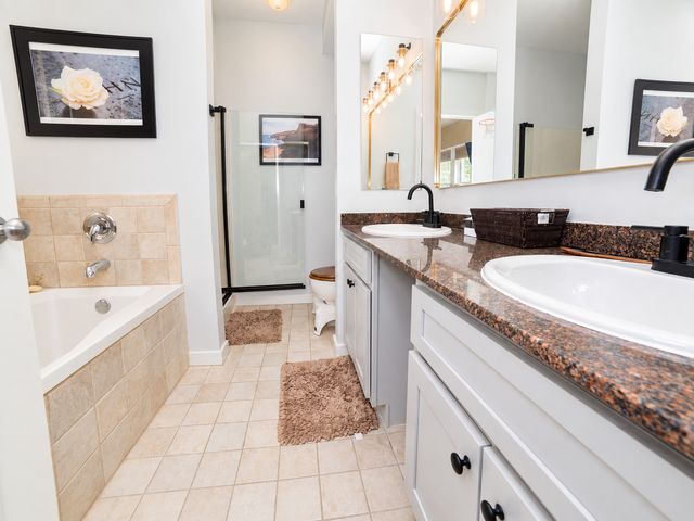 1021 E 46th Street 2N, Chicago, IL 60653