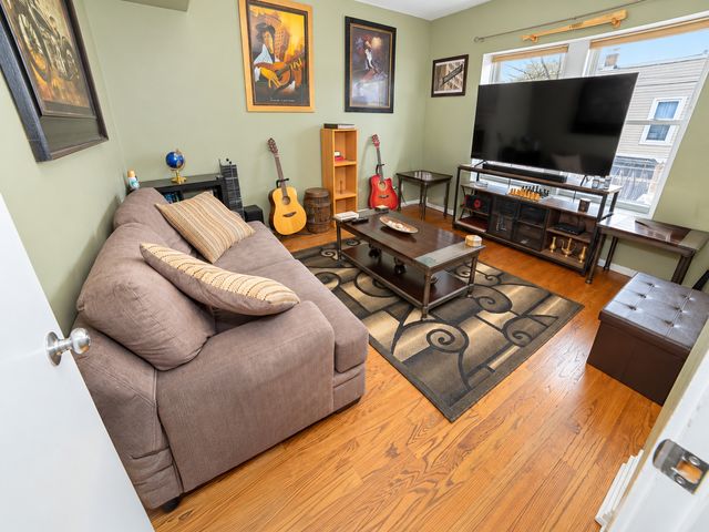 1021 E 46th Street 2N, Chicago, IL 60653