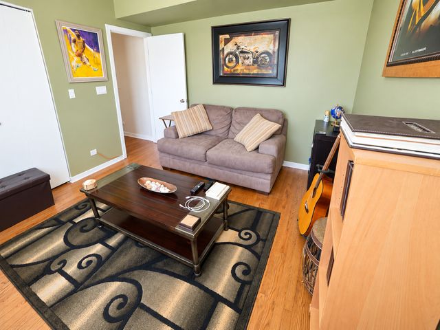 1021 E 46th Street 2N, Chicago, IL 60653