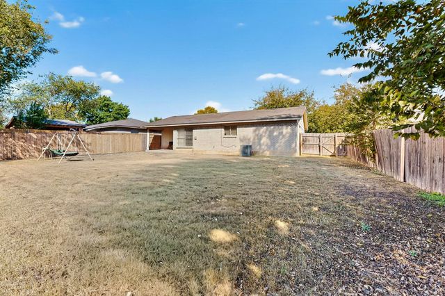 1114 Tracy Lane, Lancaster, TX 75134