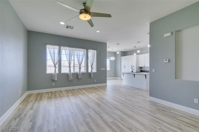 6538 Grand Concourse Street, Las Vegas, NV 89166