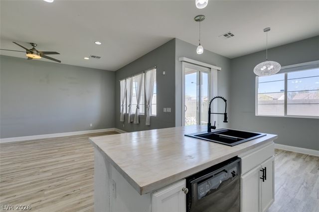 6538 Grand Concourse Street, Las Vegas, NV 89166