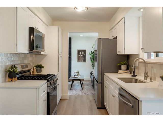 2116 S Yukon St, Lakewood, CO 80227