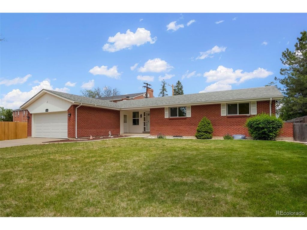 2116 S Yukon St, Lakewood, CO 80227