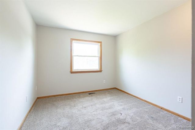 4069 Loch Drive, Highland, MI 48357