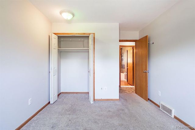 4069 Loch Drive, Highland, MI 48357