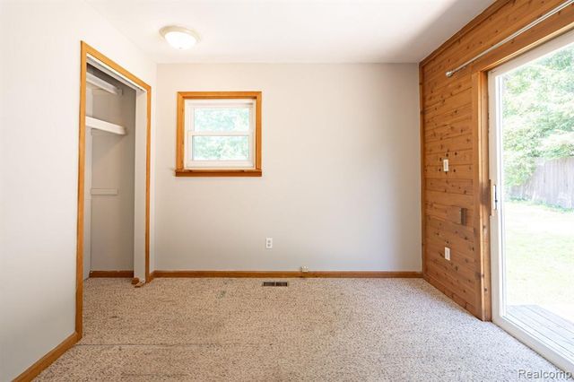 4069 Loch Drive, Highland, MI 48357