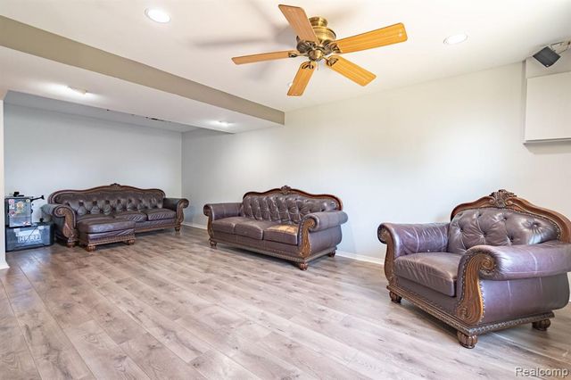 4069 Loch Drive, Highland, MI 48357