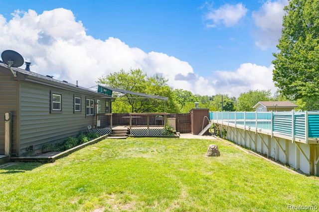 4069 Loch Drive, Highland, MI 48357