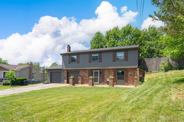 4069 Loch Drive, Highland, MI 48357