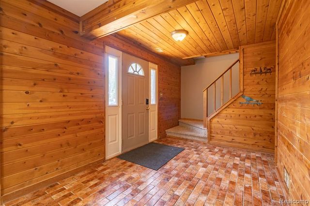 4069 Loch Drive, Highland, MI 48357