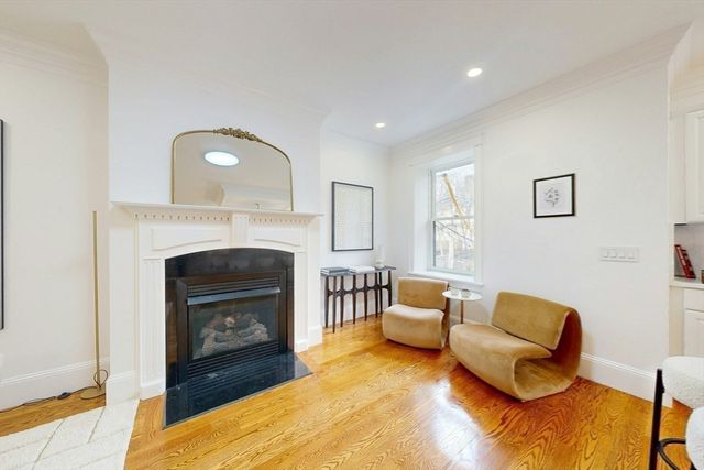 322 Tappan St 2, Brookline, MA 02445