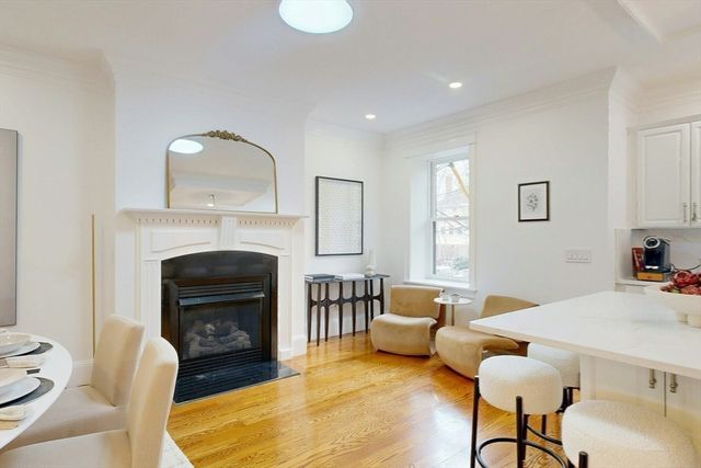 322 Tappan St 2, Brookline, MA 02445