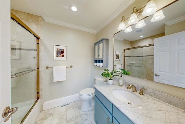 322 Tappan St 2, Brookline, MA 02445